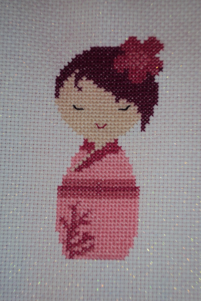 grille point de croix kokeshi gratuite
