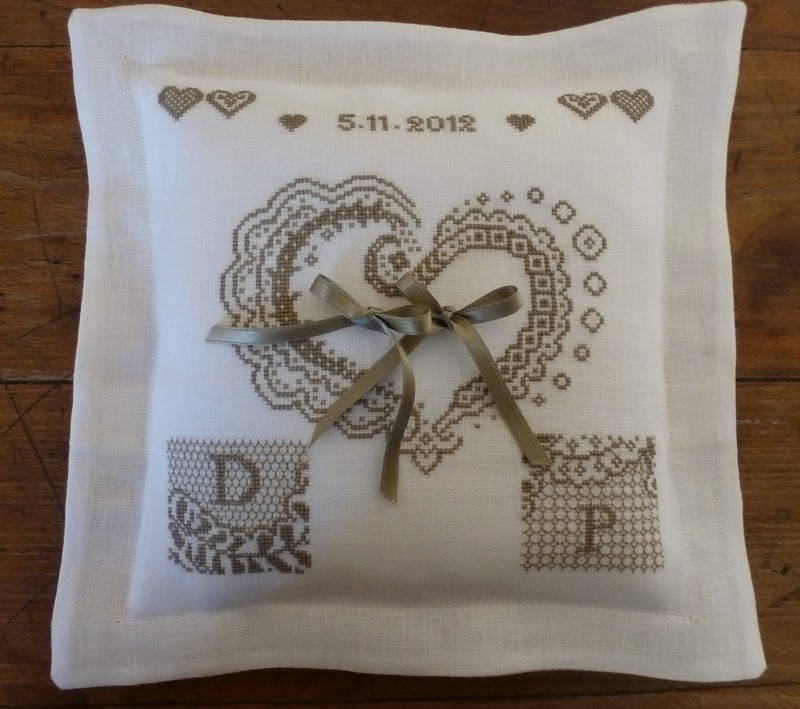 point de croix coussin mariage