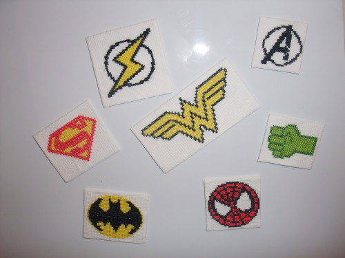 grille point de croix avengers