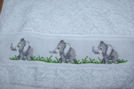 motif point de croix pour bavoir bebe
