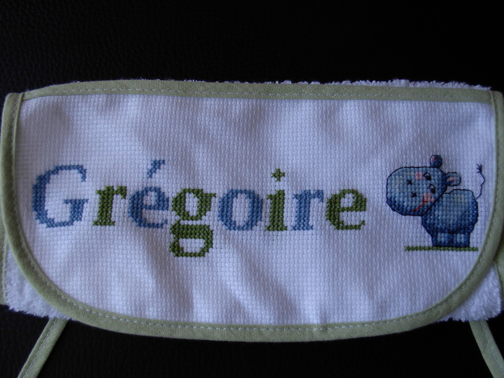 point de croix hippopotame