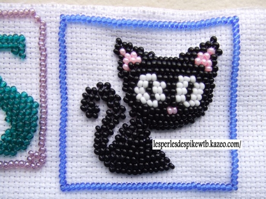 point de croix chat noir
